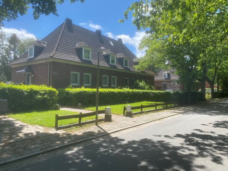 Datei:Huntestraße Offiziershäuser 02 06 2022.jpg