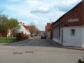 Blick in den südlichen, jüngeren Straßenarm - Aufnahme vom 18. April 2004.