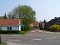 Einfahrt zur Bleicherslohne, das Haus links stammt aus dem Jahr 1800 - Aufnahme vom 6. Mai 2006.