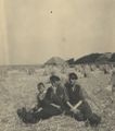Feldarbeiter gönnen sich eine Pause (1927).