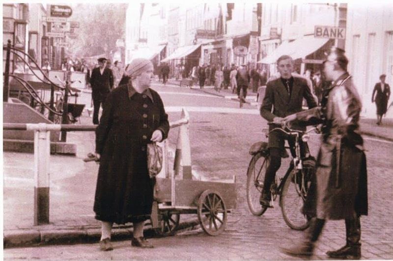 Datei:Polizei 01011950 01.jpg