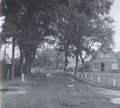 Die unbefestigte östliche Osterstraße (Kolkbrücker Weg) im Jahre 1954 in Höhe Am Galgenberg, rechts A&O Eilers.