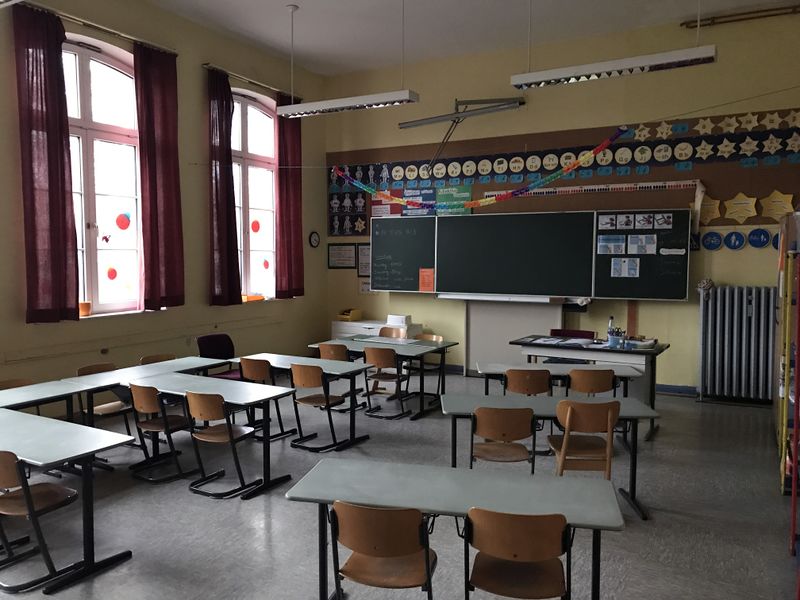Datei:Klassenraum Ekel.jpg