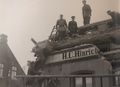 Der von einer Fliegerbombe getroffene Gasthof Hinrichs am 17. Januar 1941.