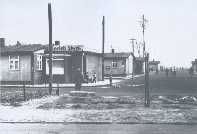 Datei:Vertriebenenlager Tidofeld um 1960 01.jpg