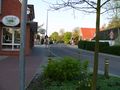 Blick in Richtung Bahnübergang - Aufnahme vom 5. Mai 2006.