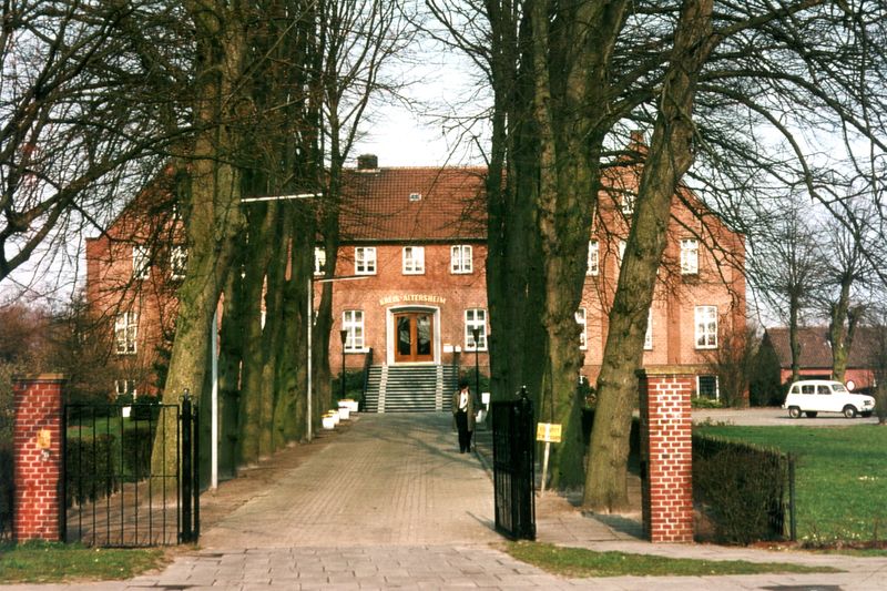 Datei:Das Kreis Altersheim am Zingel.jpg