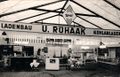 Auf einer Ostfriesland-Ausstellung in den 1950er Jahren.