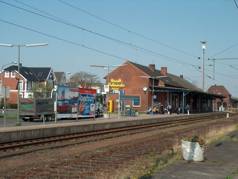 Datei:Bahnhof - 21042003.jpg