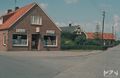 Ein alter Kaufmannsladen (Seba) an der Ecke zur Rotdornstraße (1973).