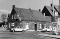 Das Gelände vor dem Umbau, im Hintergrund die ARAL-Tankstelle Siemen Jürrens (um 1955). Der Fotograf steht Im Spiet.