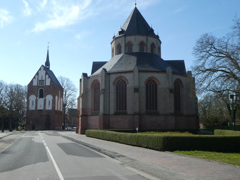 Datei:Am Markt Ludgerikirche 25032020.jpg