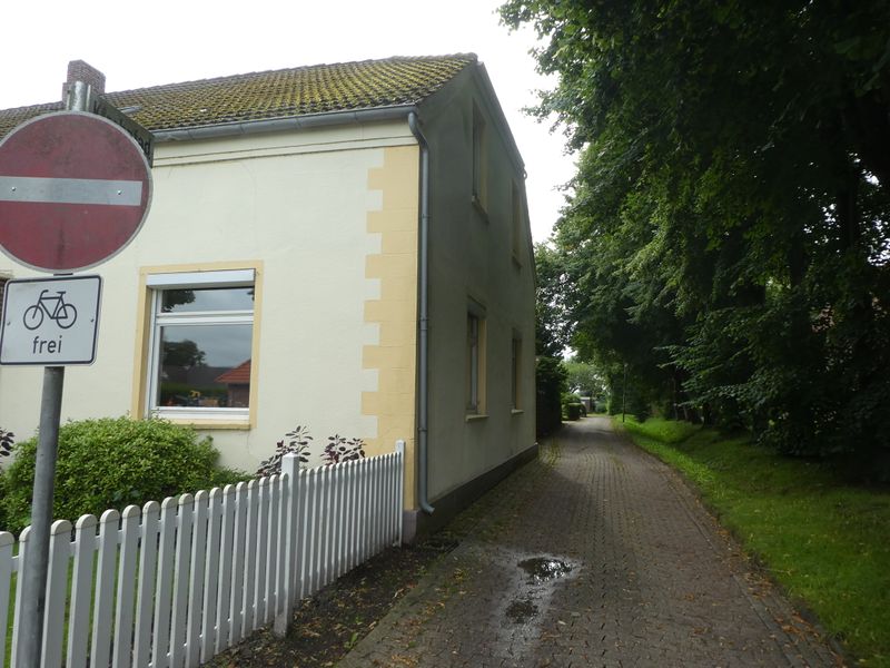 Datei:Kirchpfad - Blick in die Straße - 09082021.jpg