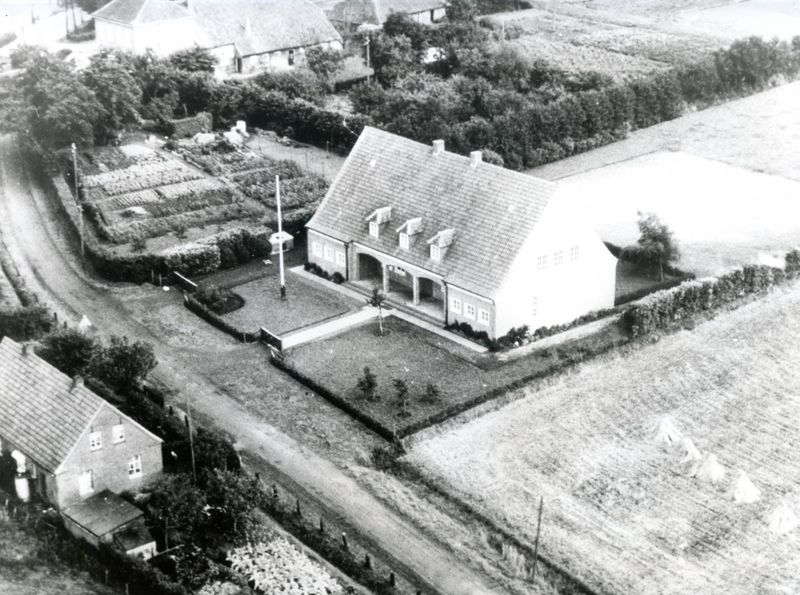 Datei:Nadörster Schule 1952 01.jpg