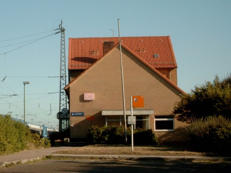 Datei:Bahnhof Norddeich um 2002 01.jpg