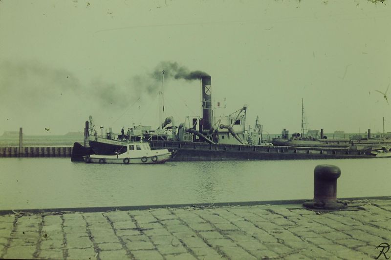 Datei:Norddeich neuer Hafen im Bau Februar 1961 01.JPG