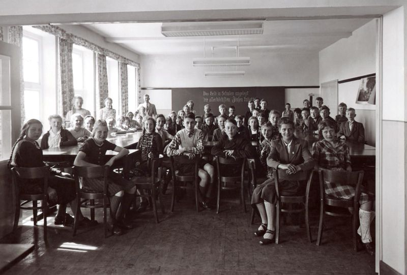 Datei:Nadörster Schule 1952 04.jpg