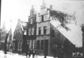 Bei dem zweiten Haus von links handelt es sich um das heutige Grundstück mit der Nummer 150 (Aufnahme um oder vor 1890).