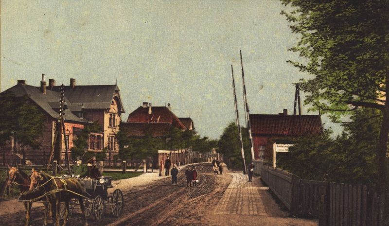 Datei:Osterstraße Kleiner Bahnhof Norden-Stadt Sandbauerschaft Haus Landmann 1907 02.jpg