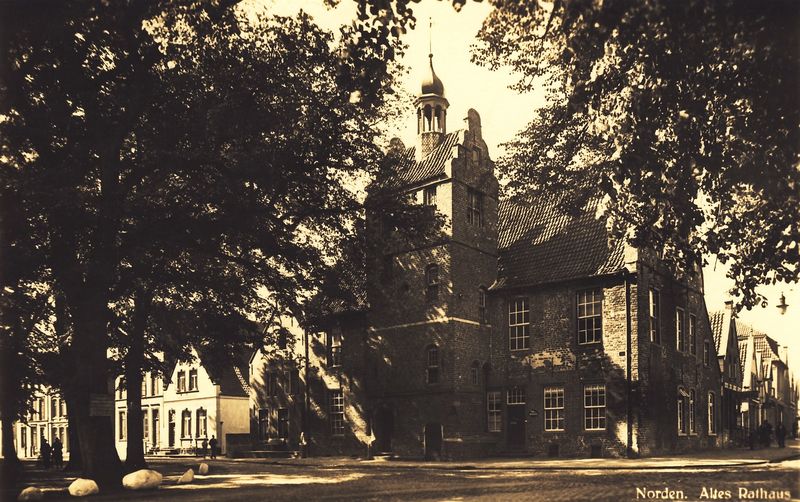 Datei:Am Markt Altes Rathaus um 1920 01.jpg