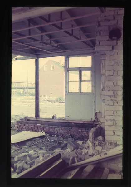 Datei:Vertriebenlager Tidofeld Baracke Abbruch 1961 01.jpg