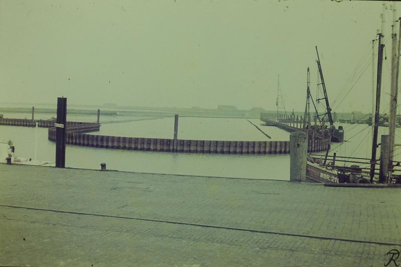 Datei:Norddeich neuer Hafen im Bau Februar 1961 02.JPG