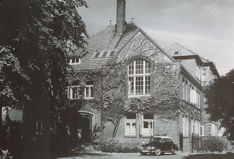 Datei:Fräuleinshof Landratsamt um 1960 01.jpg