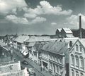Aufnahme des Neuen Wegs aus dem Jahr 1955 und der alten Hausnummer 45 (ganz rechts).
