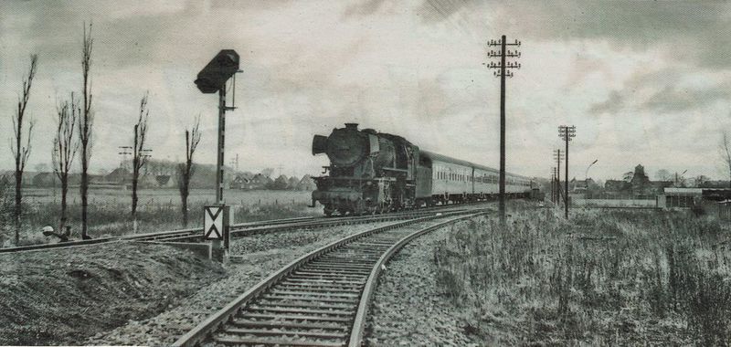 Datei:Bahnhof Dampflokomotive unbekanntes Datum.jpg
