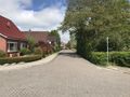 Die Eichenstraße, aufgenommen am 15. Mai 2021 aus Richtung des Rosenwegs.