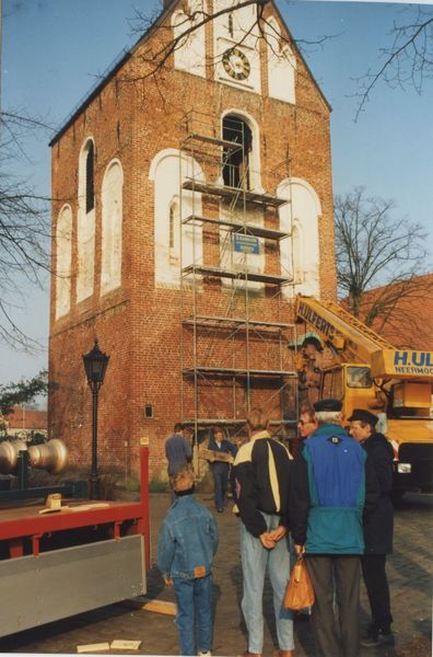 Datei:Am Markt Marktplatz Glockenturm Einbau Glockenspiel 1994 01.jpg