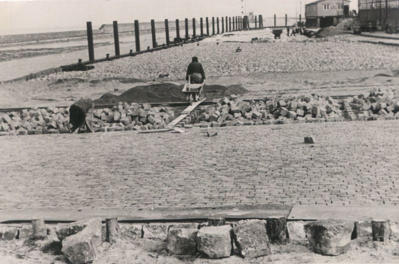 Datei:Norddeich Mole Ausbau um 1950 01.jpg