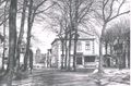 Aufnahme aus der Zeit um 1950. Links auf der anderen Straßenseite das seinerzeit noch existente Haus Reil.